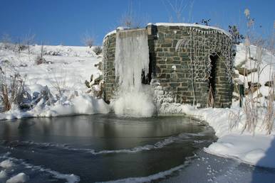 Waterfall in the Paradiesgart'l in winter
