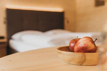 Apple in the room at the Naturhotel Molzbachhof