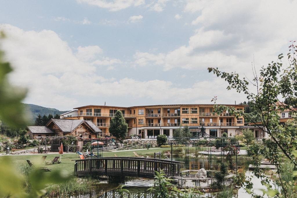 Holzbach - the wooden hotel in the Viennese Alps