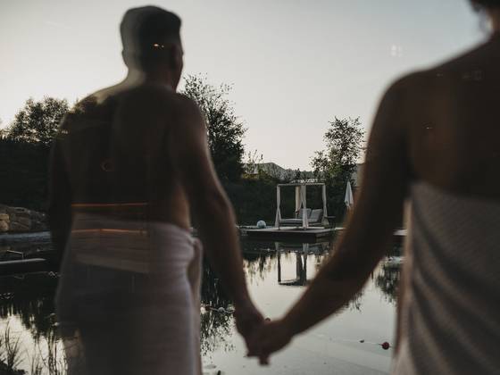 Couple at the Gart'l Spa at the Naturhotel Molzbachhof.